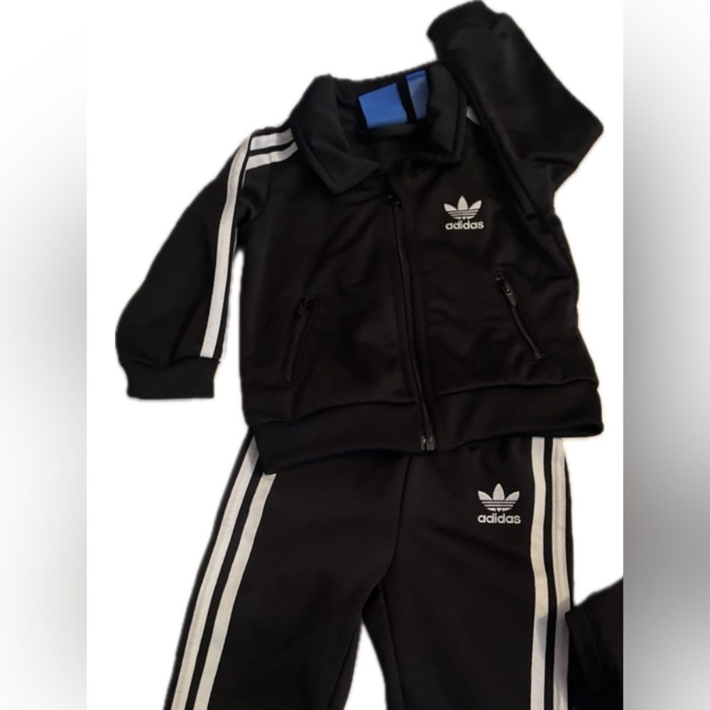 Adidas’s Baby tracksuit LIKE NEW ✨